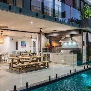 Azure - Luxurious & Modern Port Douglas